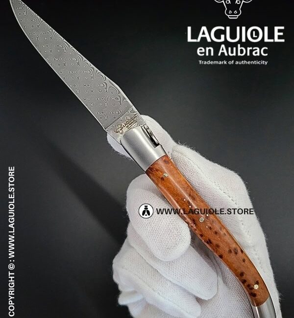 laguiole pocket knife in thuya – hand engraved liners & balbach damascus blade