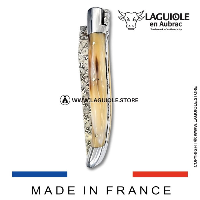 laguiole pocket knife in zebu horn tip – hand engraved liners & balbach damascus blade