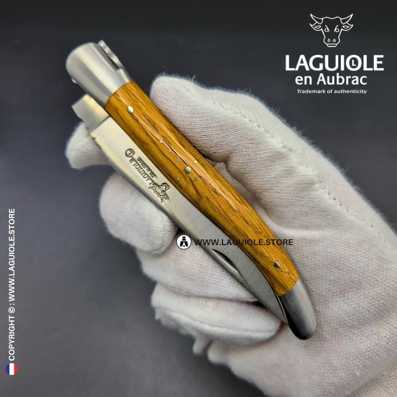 laguiole knife in oak wood