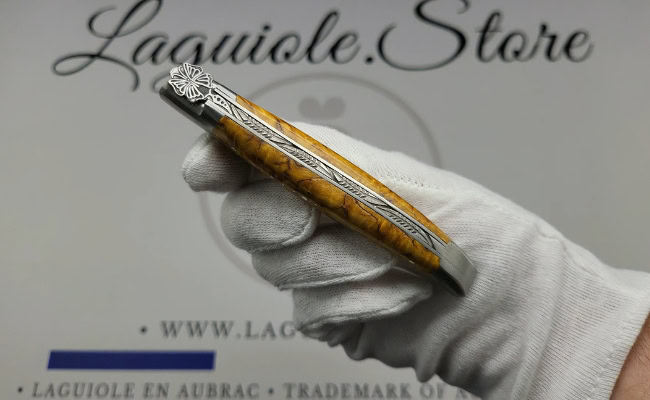 laguiole knife “butterfly” – yellow birch wood handle