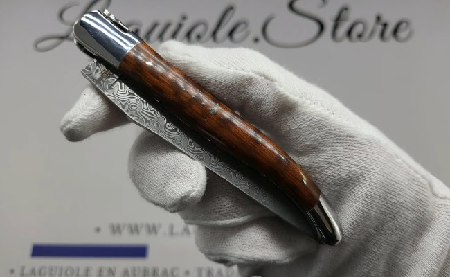 laguiole pocket knife in snakewood – hand engraved liners & balbach damascus blade
