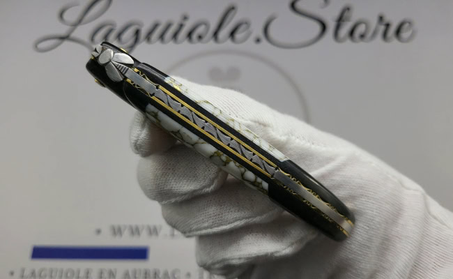 laguiole knife – nox pretiosa collection – ebony & howlite – brass liners
